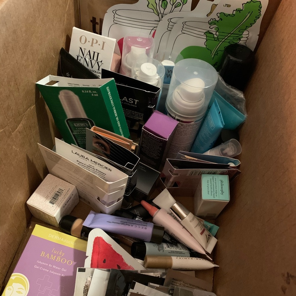 💞💞FREE GIFT W PURCHASE💞💞